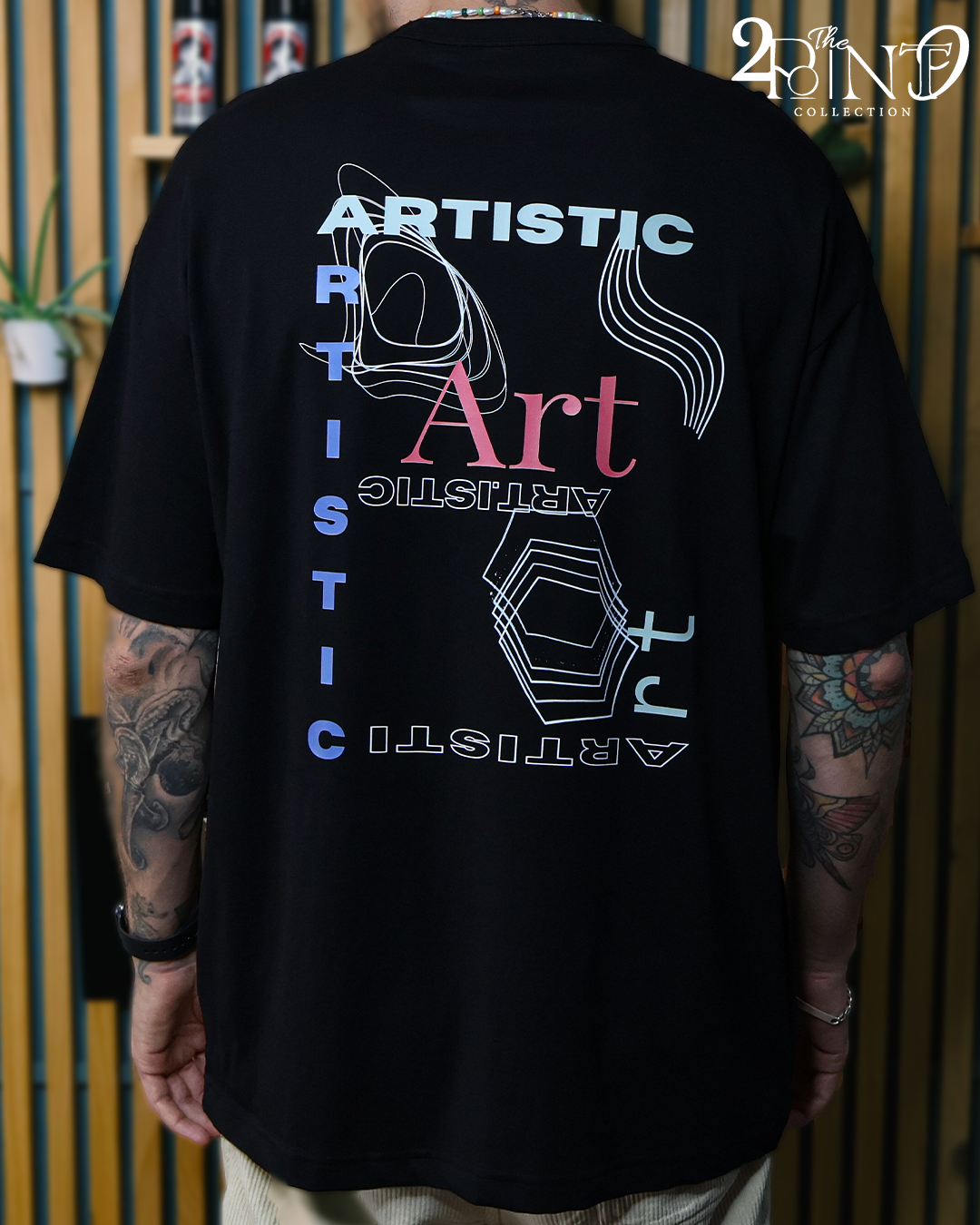 Coupe oversize. Épaules tombantes. Grammage épais 220 g/m². coupe unisex