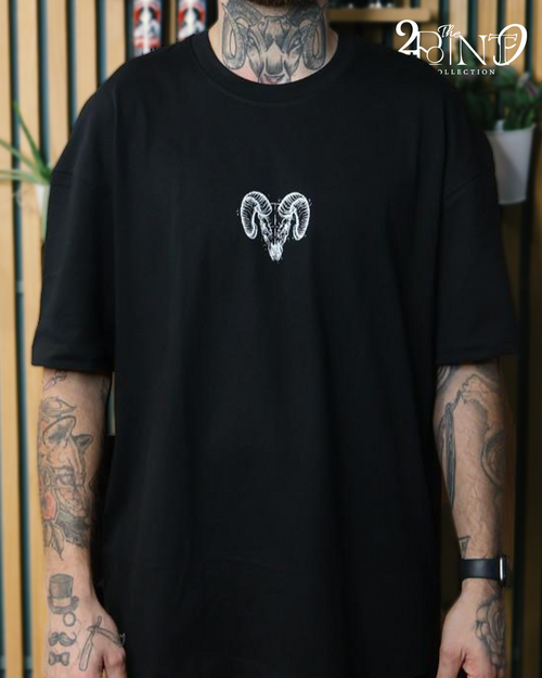 Coupe oversize. Épaules tombantes. Grammage épais 220 g/m². coupe unisex