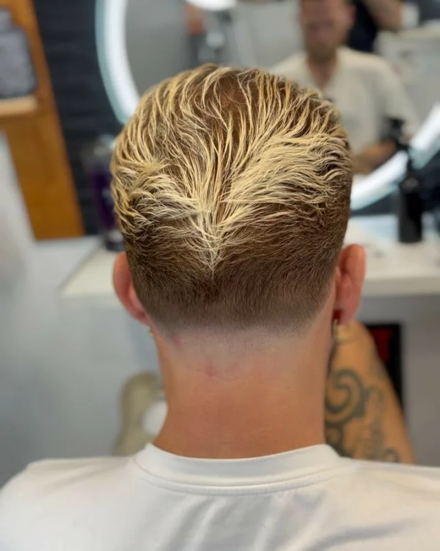 Classique TAPER ⚡️
Merci @clement.paul_ 🔥

Fournisseur : @obarbershop 
Ciseaux : @mashiroscissors 
Tondeuses : @wahlproeurope @gammapiufr 

#taper #tapper #taperfade #barbier #barber #barbershop #barberconnect #coupehomme #2point9barber #uppercutdeluxe #wahl #haircut #menhairstyle #perpignan